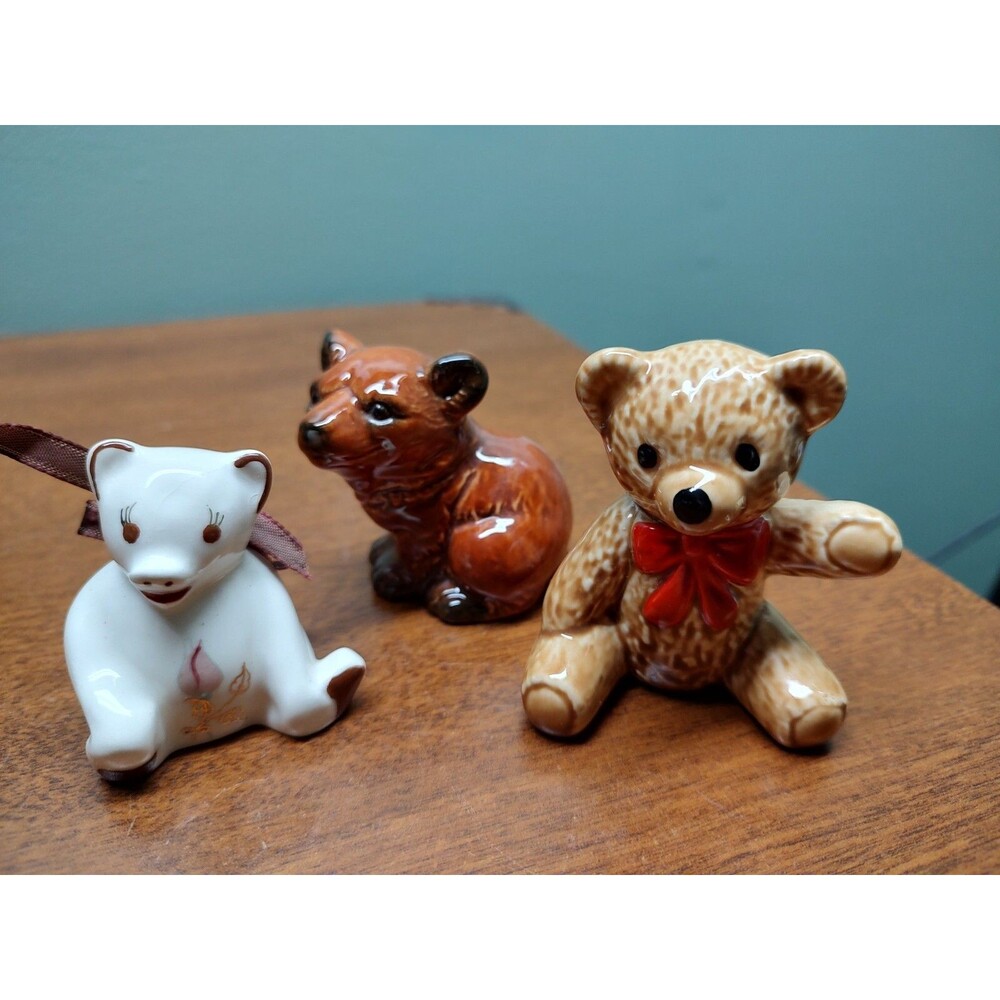 3 Bears Goebel Poinsettia Studio Bell Figurine Bear California Germany 2" T